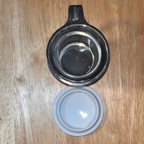 SOLD*** Sweese White Polka Dot Pocelin Tea Cup with Lid & Infuser 15oz Retired - Picture 5 of 13